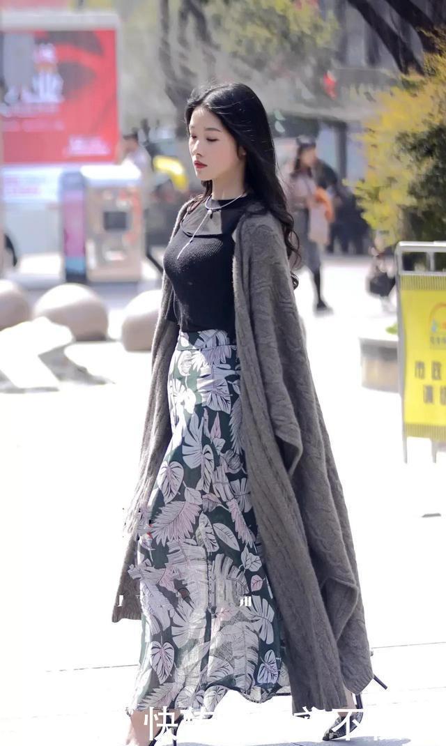 初春选择雪纺裙,时髦美丽又精致,秀出大方优雅的气质