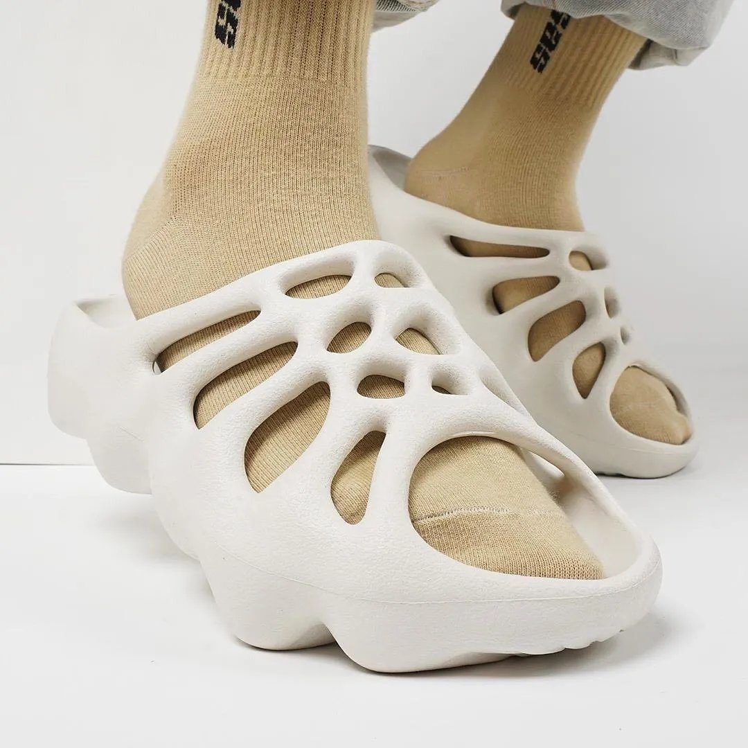 k一鞋难求,为什么 Yeezy Foam Runner 能成为爆款?