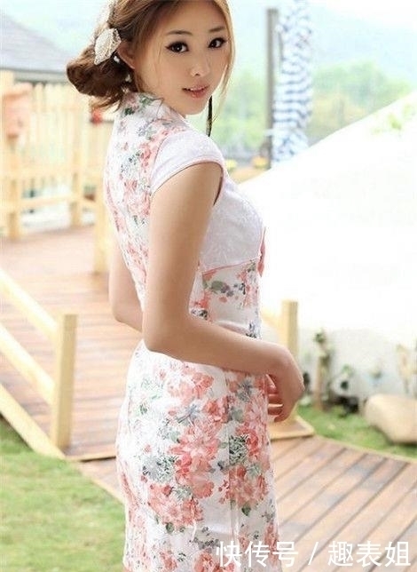 简约|时尚美女街拍柔美娇俏的美女,简约又不失气质