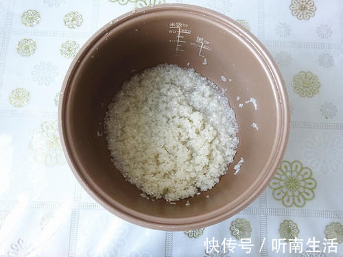 白头发|白发增多,老中医推荐这个菜,隔三差五吃2次,白头发慢慢没了