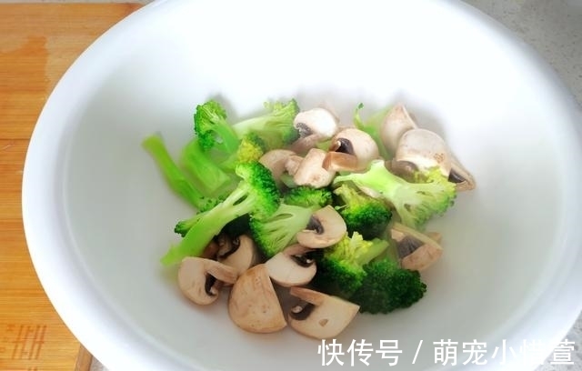 肉汤|老两口的晚餐只有一个菜，简单省事，网友：天天都想吃这样一个菜