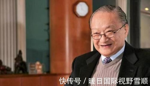 查良镛！王朔抨击金庸，认为其作品太俗、读不下去，他说的有无道理？