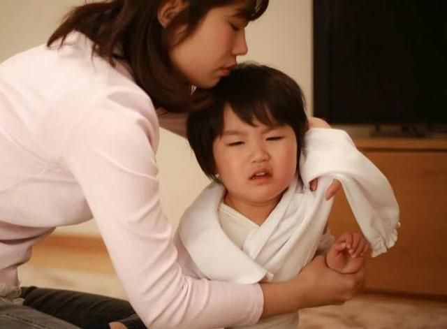 父母|培养一个内心强大，拥有幸福感的孩子，父母只需做到这四点！