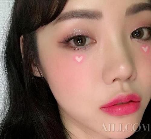 你的眼妆总“脏乎乎”？4步自检GET干净精致眼妆