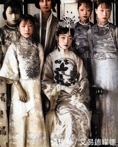 婉容|末代皇后婉容珍贵老照片,长相端庄却遭溥仪厌弃,吸食鸦片烟度日