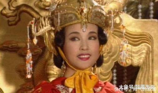 武则天出上联河里荷花和尚摘去何人戴,女童巧对下联,让人佩服