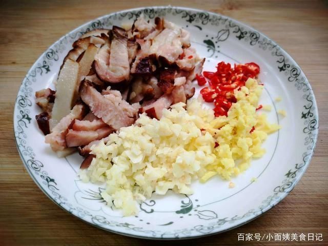 天热了,家人最馋此菜,蒸一蒸10分钟上桌,特鲜香,回回都不够吃