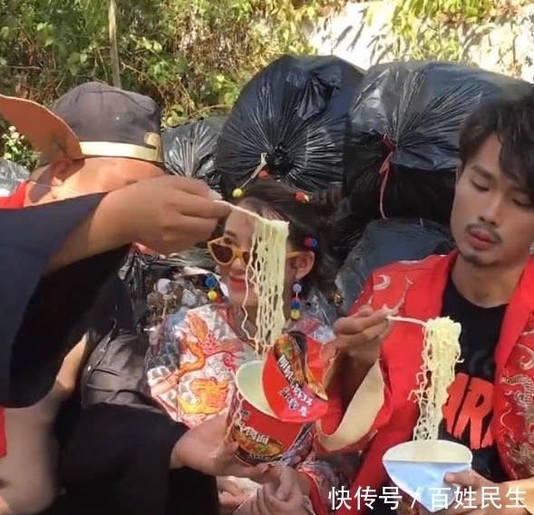 新郎|新人垃圾堆拍婚纱,猪八戒喂新娘泡面,新郎生无可恋的眼神亮了