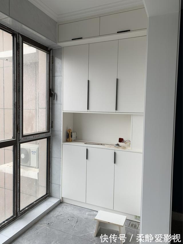 装修|她家装修花了12万,打造网红款电视墙,请木工师傅打柜子很喜欢