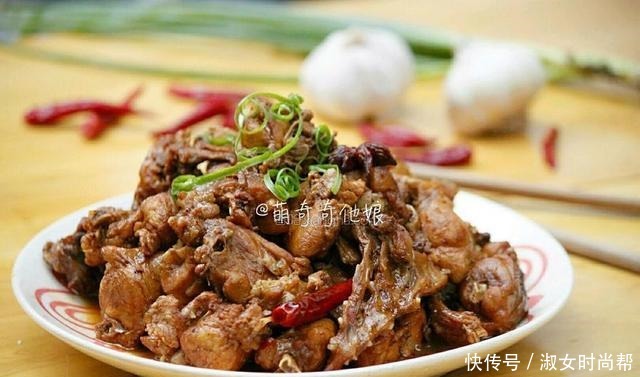 这肉口感似牛蛙，价格不到20一斤，买回来这样炒真巴适