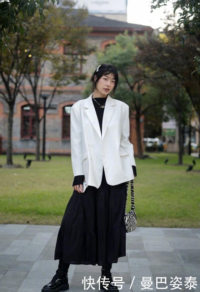  白鞋|小白鞋失宠了，今年冬天流行这双鞋子，显高不累脚，很适合小个子