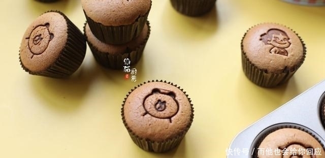 用了8年的蛋糕配方,入口松软像棉花,轻盈又回弹,比买的还好吃