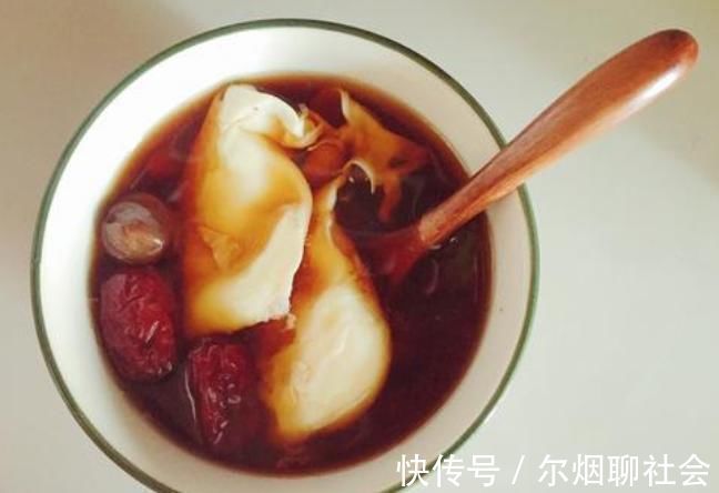 养颜|聪明的女人最爱喝此汤,比阿胶更补气血,排毒养颜,睡眠好