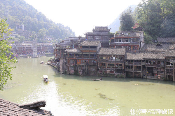 旅游|去湖南旅游，凤凰古镇和芙蓉镇哪个更值一去，看完这篇攻略不被坑