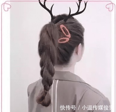 手残党|建议:天热了就扎这4款“马尾辫”,凉快又洋气,手残党也学的会