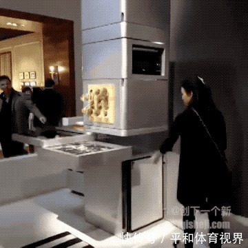 三块板|外国人设计的垂直厨房真厉害！仅占地1㎡，却藏下冰箱灶台和餐桌