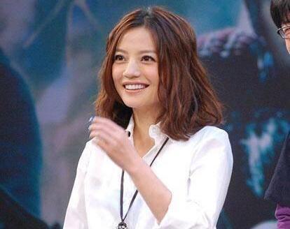 超短发 50岁女人别被这4款“大妈发型”迷惑,自以为时髦,其实很土气