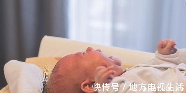 胎宝宝|成年人在水里会呛,为啥胎宝宝却能在羊水里待40周?原因是这样