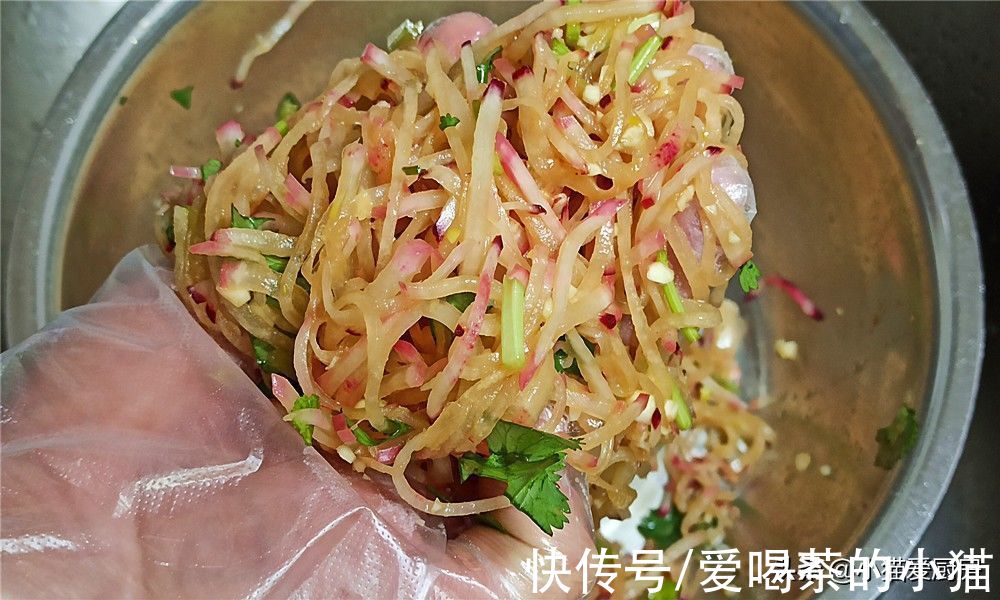 凉拌萝卜丝，很多人第一步就做错了，教你正确做法，清脆爽口好吃