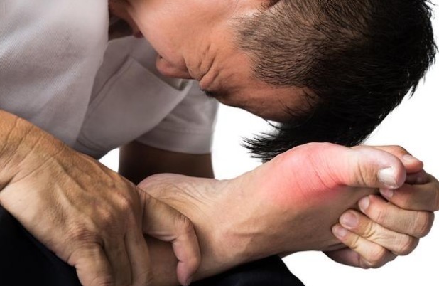 糖尿病|血糖过高,睡觉先知提醒睡觉有2个表现,提示糖尿病已到来