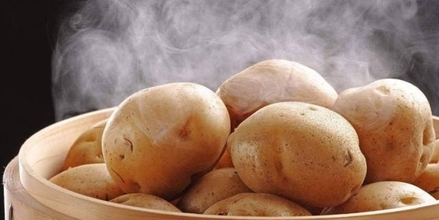 土豆泥|它是天然的碱性食材,女人多吃,嘴巴不臭,头发变黑,皮肤也嫩了