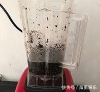 椰汁|黑芝麻椰汁千层糕的做法