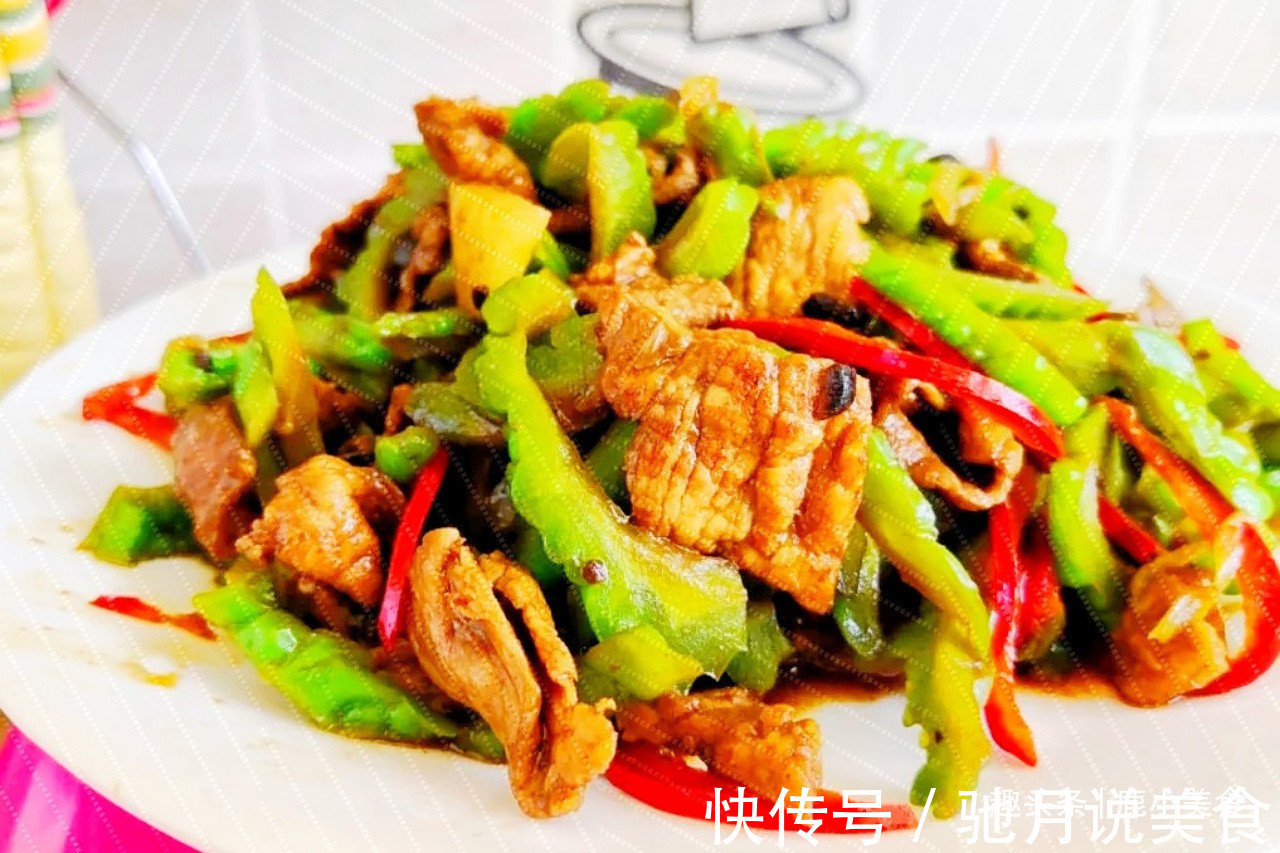 35℃高温还上火,我建议你多吃苦瓜!清热败火,营养消暑