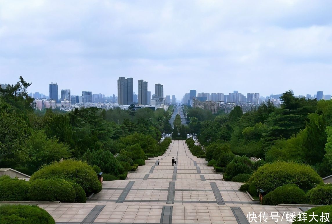 合肥有个优质的风光圣地，登高远眺，错落有致，景色宜人