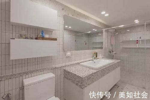 卫生间|顶楼247㎡，没想到是买2赠1，两个人住，装完楼下邻居眼红了