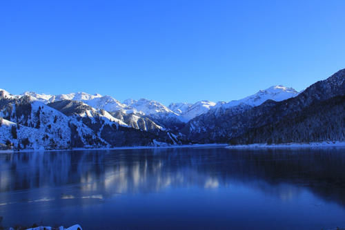 一步一景的“天山明珠”，是世界地质遗产，距乌鲁木齐约110公里