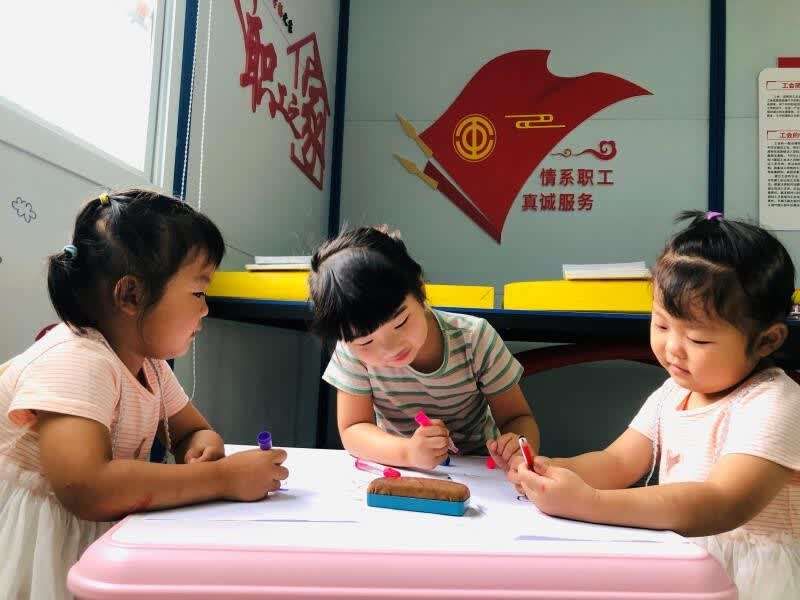 中国青年|安徽安庆：建筑项目里有个“小候鸟暑托班”