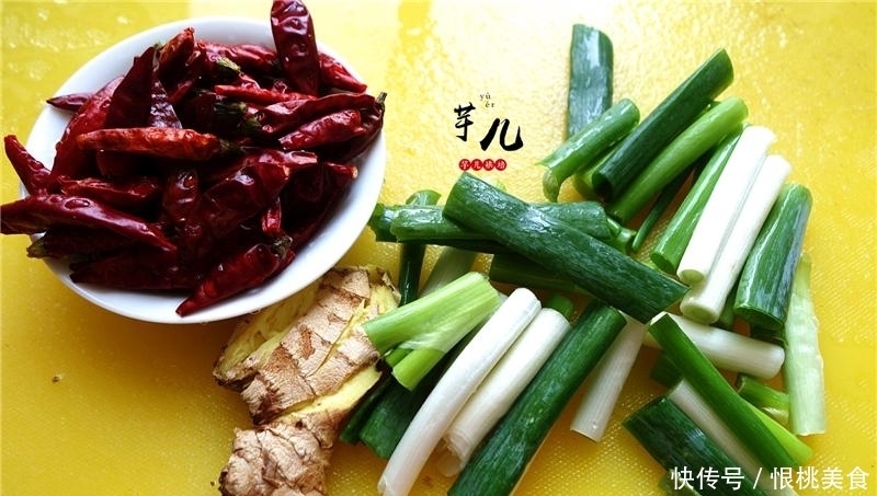 最好吃经典的牛肉面做法,汤汁鲜美浓稠,牛肉软烂入味,太过瘾