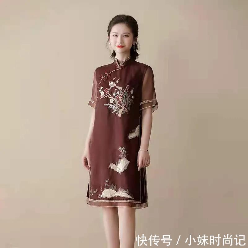 减龄|女人过了30要多试试这样穿旗袍,既得体不失大雅,减龄还有女人味