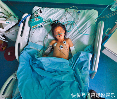 植物人|十四个月大的宝宝吃完饭变成植物人,竟是妈妈的小举动造成的