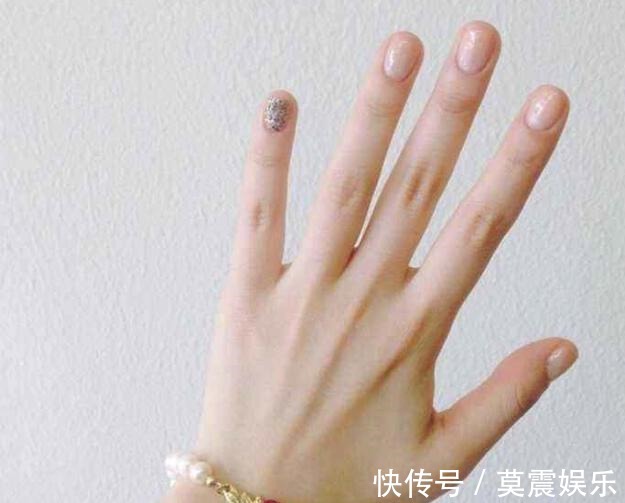 碱性食物|长寿的女性,往往手上会有3个表现,若你也有,长寿与你有缘