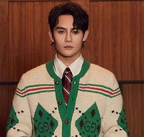 毛孔粗大颜值受损，收毛孔要提上日程了