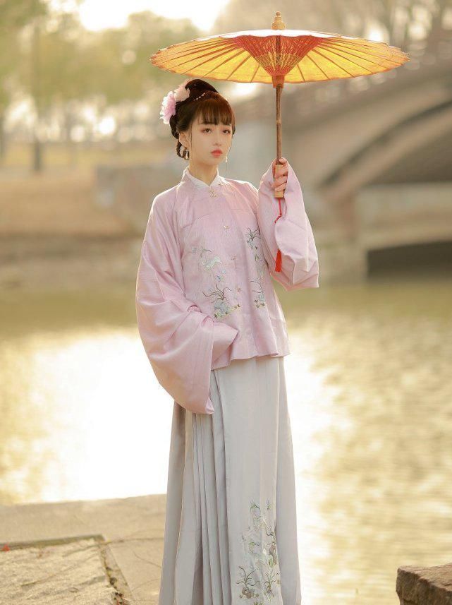 原因|这些原因使家长反对“穿汉服”,对于学生,不让穿汉服是对的吗