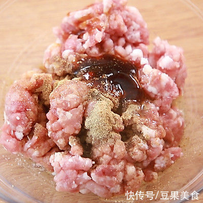 面糊|用鸡蛋做汉堡！口感超级嫩，既能做主食又能当早餐