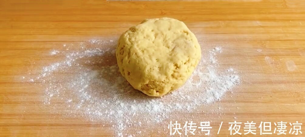 酵母粉|玉米面百吃不厌的做法,加1盒酸奶,柔软细腻香甜,全家人都爱吃