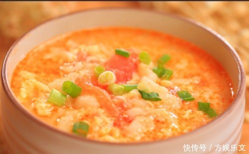 适合做晚餐的疙瘩汤,有荤有素很是营养,简单还快捷,十分钟出锅