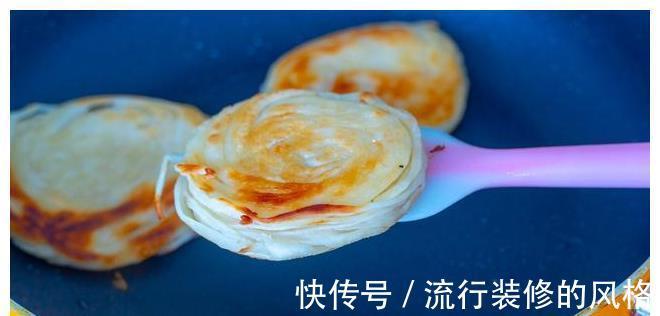 小面|在家做盘丝饼原来这么简单，一卷一叠就搞定，有技巧无难度，真香