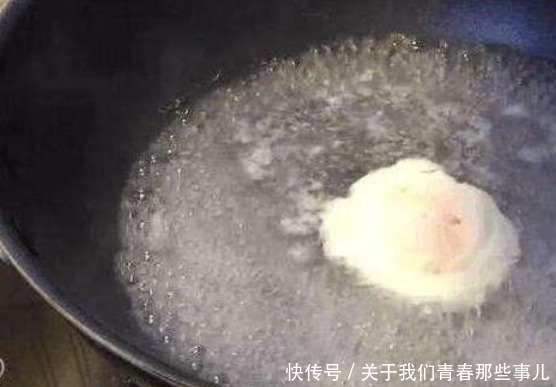 完整|煮荷包蛋,等水开下锅是大错!牢记5个技巧,完整又圆润,不散花