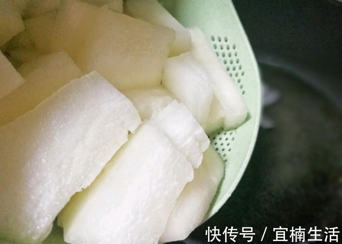 辣椒圈|爱吃冬瓜的一定要看过来，这样做出来的冬瓜比红烧肉还好吃，真香