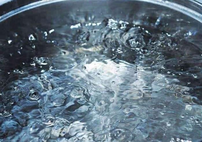 長期喝燒開的自來水,不喝礦泉水,身體會變成什么樣長見識了