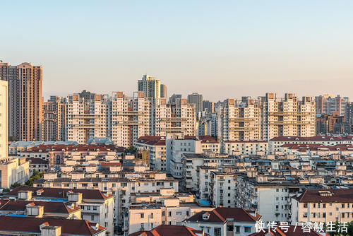 四居室|买房牢记15字“真言”:不选大户型、远离低楼层、认准三居室