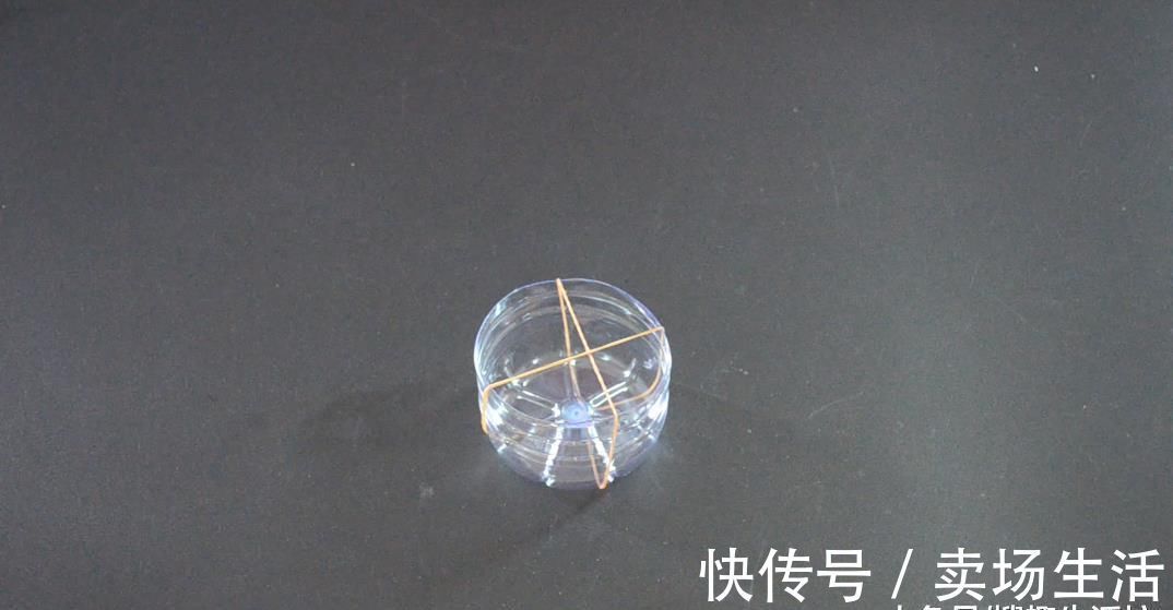 橡皮筋|橡皮筋绑在塑料瓶上太厉害了, 解决了很多家庭的烦恼, 看完赶紧试试