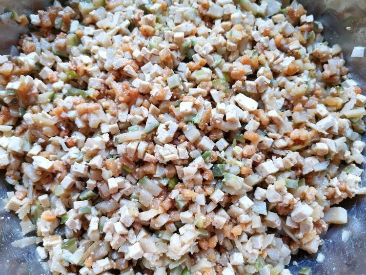 它是被“误解”最多的菜，切碎包成饺子，越吃越香，好多人不懂吃