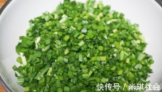 韭菜和它是绝配,不出汤,味更鲜,比韭菜鸡蛋的好吃,还不用活面