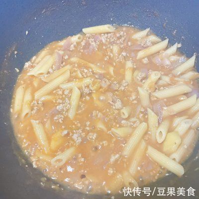 十分钟搞定一道番茄肉酱通心粉（2人份）！就它最下饭