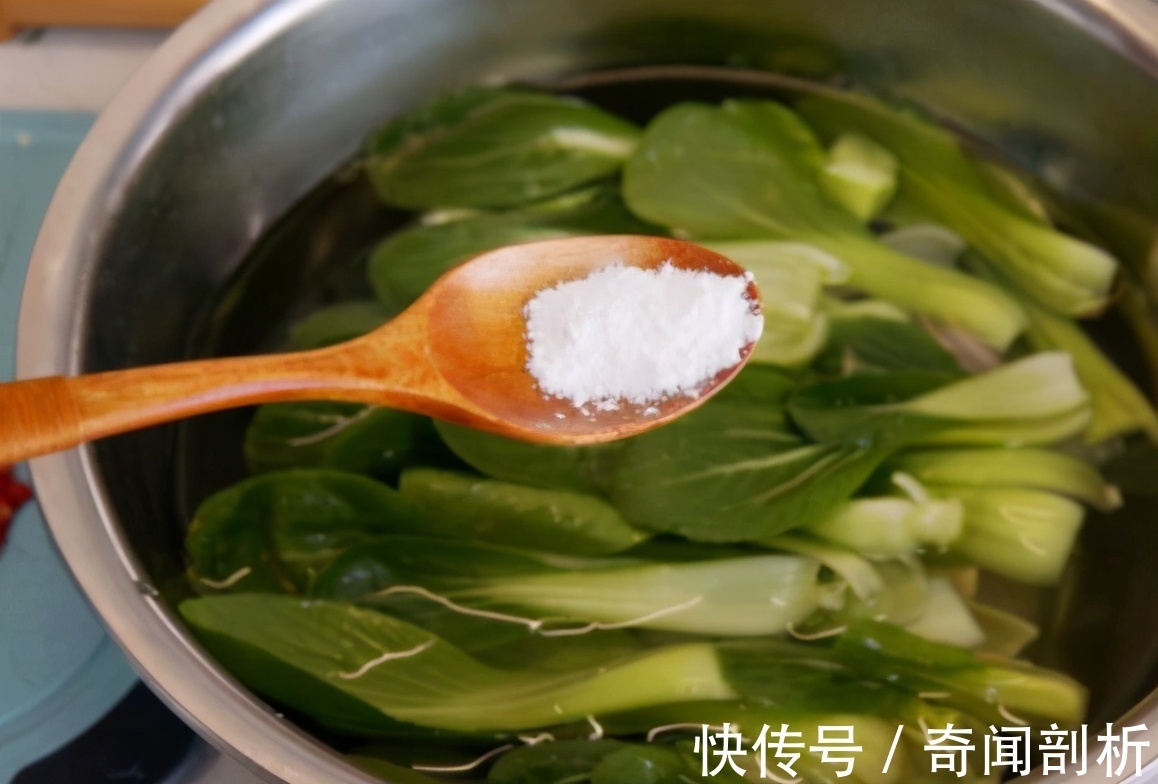 鲜嫩|不管炒什么青菜,不要直接下锅!牢记这3点,青菜鲜嫩翠绿不出水